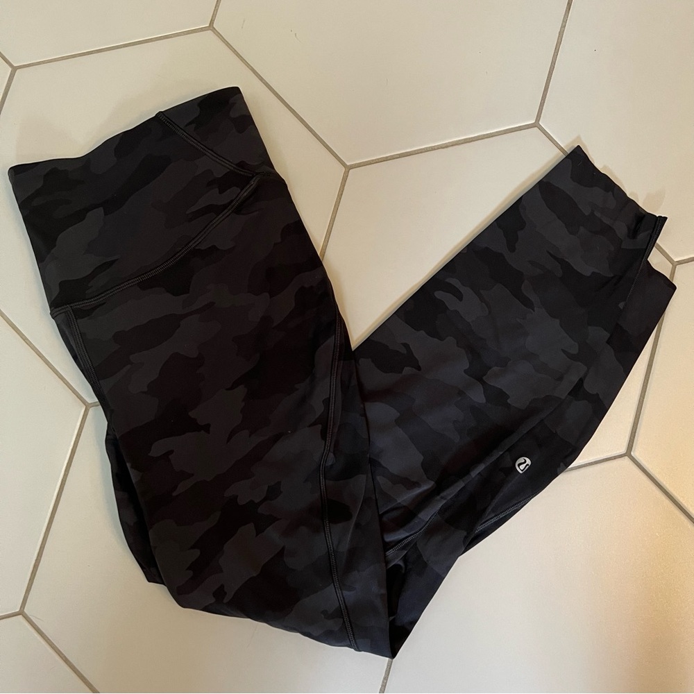 Lululemon Leggings 8 7/8 Camo Pocket